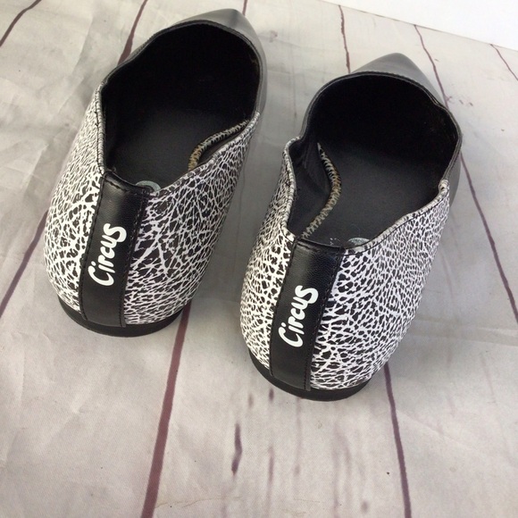 Circus by Sam Edelman Women's Flats Ellissa Pointed Toe Shoes Black/White Sz 8M - Picture 3 of 12